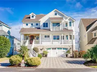 Beautifully Renovated Home in the Pointe at Salt Ponds