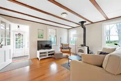 Renovated Summer Cottage for Rent