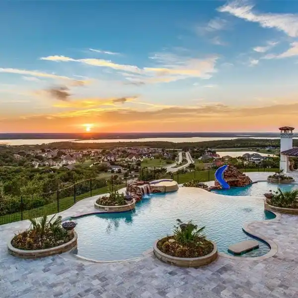 ELEGANCE AND VIEWS COLLIDE IN THIS INTIMATE MASTERPIECE