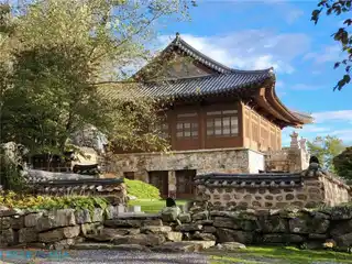 Rare Relocated Korean Temple Home in America