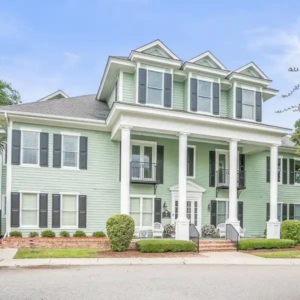 LUXURIOUS SECOND FLOOR CONDOMINIUM