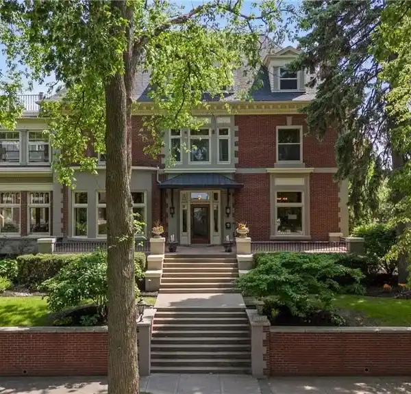 IMPECCABLY RESTORED AND METICULOUSLY MAINTAINED ESTATE