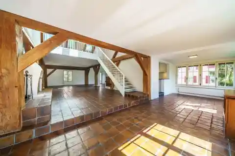 Maisonette Apartment with Charm and Privacy