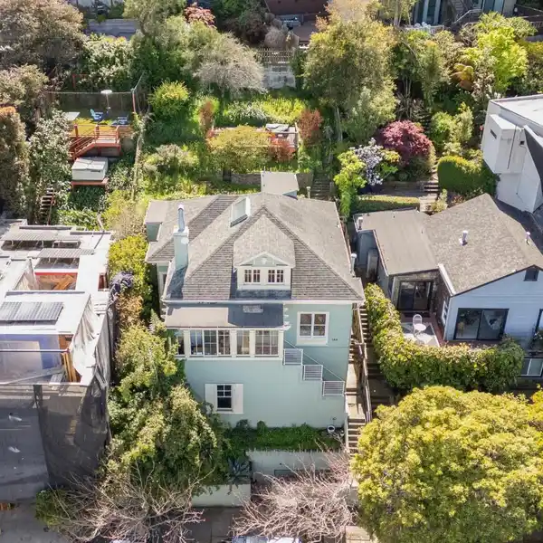 LARGE LOT IN A PREMIUM LOCATION