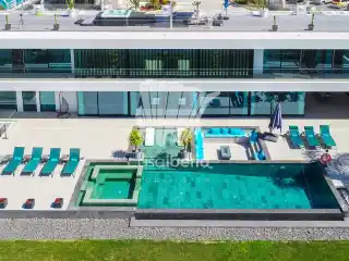 Luxury Contemporary Villa with Sea View