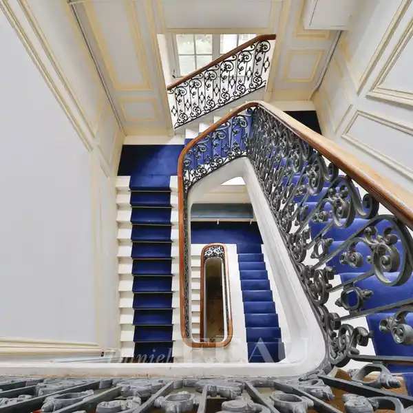 CHARMING SOUTH-FACING APARTMENT BY VERSAILLES CHâTEAU