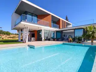 Spectacular Contemporary Villa