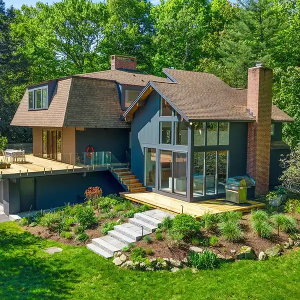 EXPERTLY RESTORED MID-CENTURY MASTERPIECE