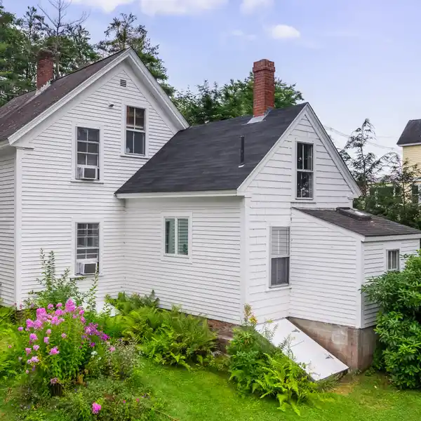 CHARMING NEW ENGLANDER IN THE HEART OF OGUNQUIT