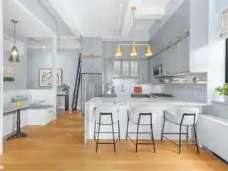 Elegant Loft Living Near Downtown Brooklyn Hotspots