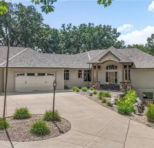 TUSCAN-INSPIRED WALKOUT RAMBLER