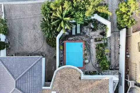 Luxury Living with Nature at Your Doorstep