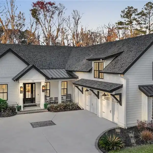 COASTAL LIVING AT ITS FINEST