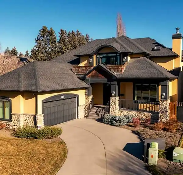 CRAFTSMAN ELEGANCE WITH GARDEN RETREAT APPEAL