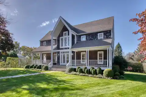 Traditional Summer Cottage in Southampton Village