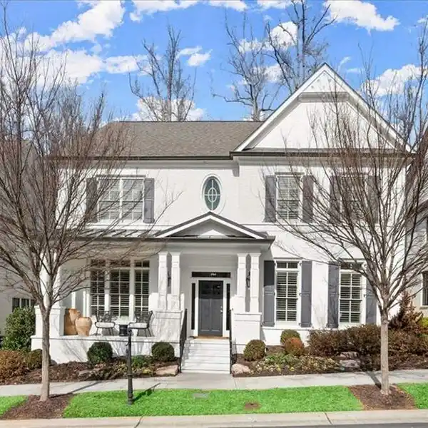 SOPHISTICATED LUXURY HOME IN CHASTAIN EAST
