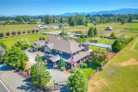 Magnificent Estate with High-Quality Materials and Layout Throughout