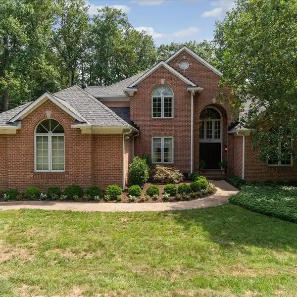 BRICK STUNNER IN OWINGS MILLS
