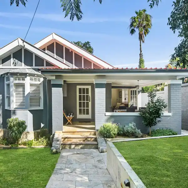 1905 CALIFORNIA BUNGALOW