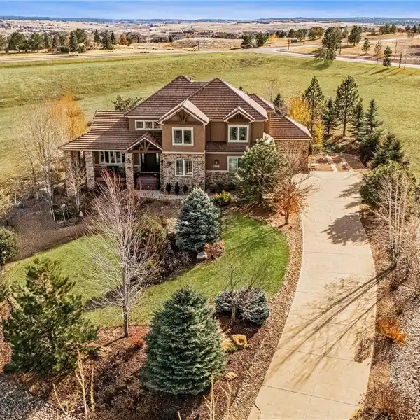 MAJESTIC CUSTOM HOME IN DESIRABLE PRADERA