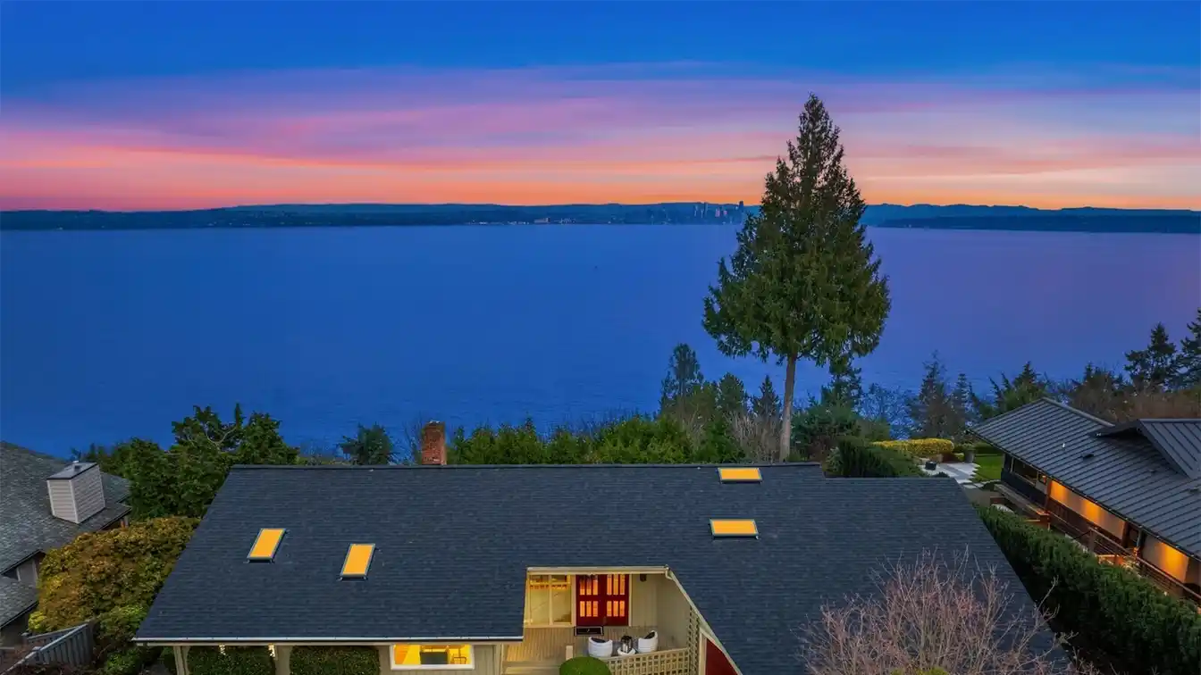 Mid-century Retreat with Breathtaking Views