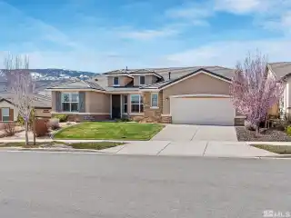 Spacious Home in Exclusive Del Webb