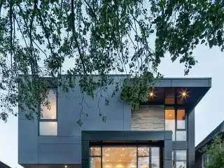 Striking Modern Masterpiece in Bedford Park