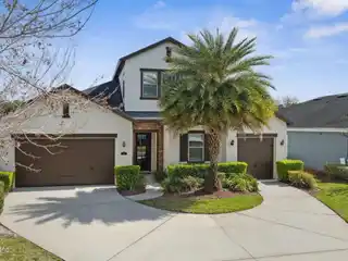 Spacious Five Bedroom Home with Resort-Style Backyard