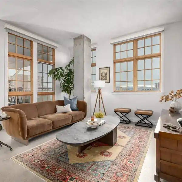 LUXE PENTHOUSE LIVING WITH SWEEPING MOUNTAIN VIEWS