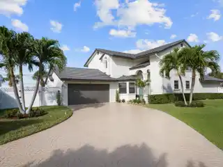 Fully Renovated Home Steps from the Beach