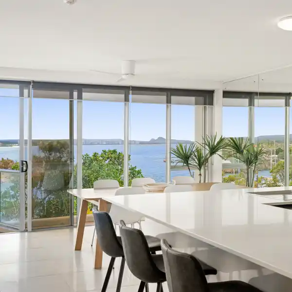 PRESTIGE COASTAL LIVING WITH PANORAMIC OCEAN VIEWS