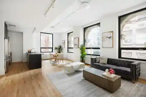 Masterful Downtown Penthouse with Private Outdoor Rooftop