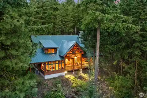 One-of-a-kind Legacy Property on Lake Cle Elum