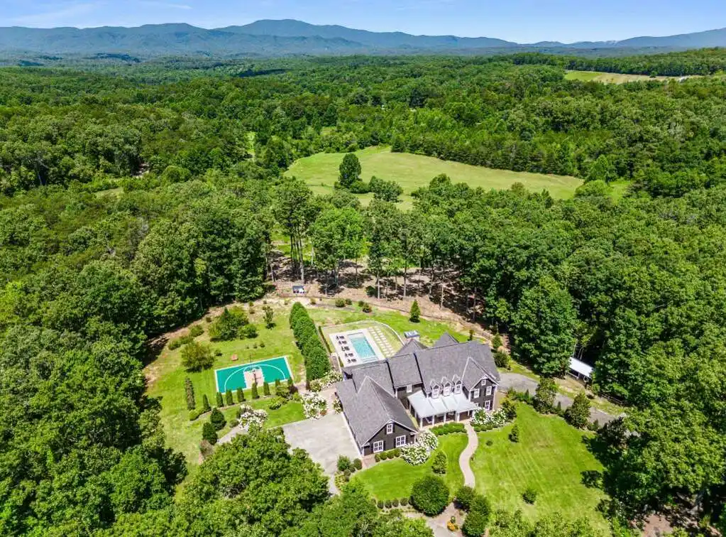 Meadow Creek Manor