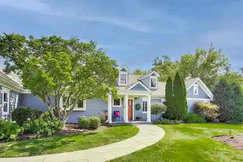 North Shore Home Offering Ranch-Like Living