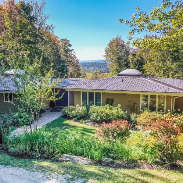 PRIVACY, CHARM AND CONVENIENCE