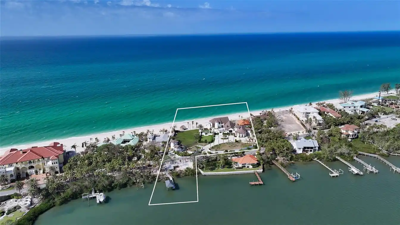 A Piece of Paradise on Casey Key