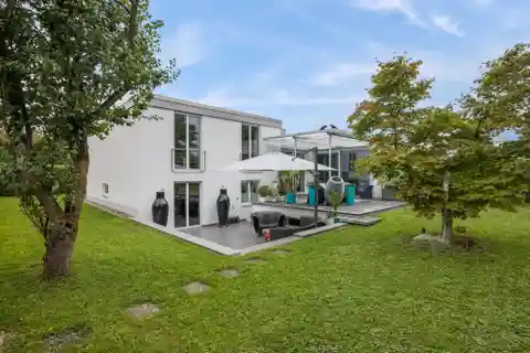 Spacious Living Meets Modernity