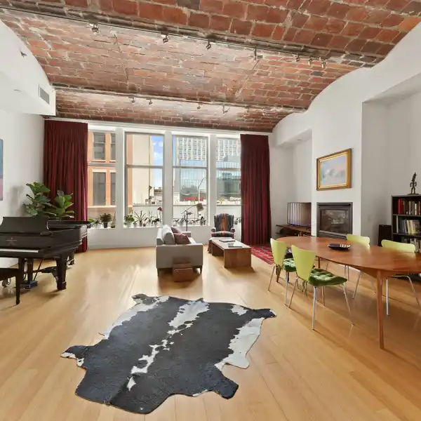 SPECTACULAR UPTOWN HOME
