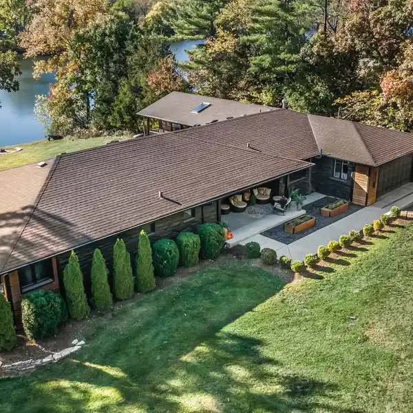 MAGNIFICENT LAKEFRONT RETREAT WITH LUXE ENTERTAINING SPACES