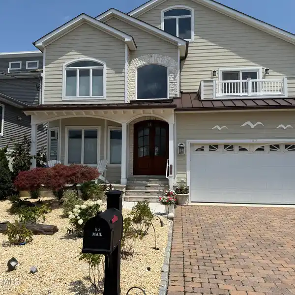 ULTIMATE WATERFRONT PERFECTION IN BAYWOOD