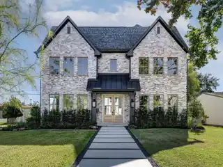 Custom Build with Designer Elegance