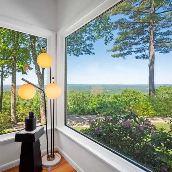 MAGICAL MID-CENTURY MODERN WITH AMAZING VIEWS