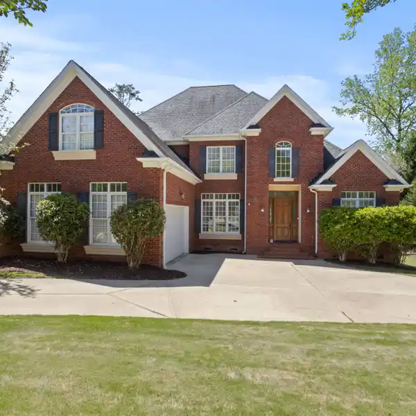 ELEGANT RESIDENCE IN CAROLINA COUNTRY CLUB