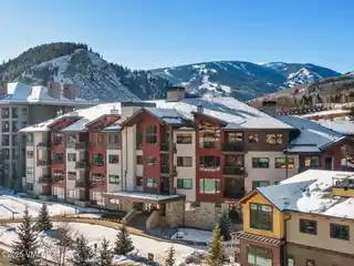 Bright Riverfront Lodge Property