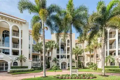 Luxurious Renovated Condo at the Crescent in Pelican Bay