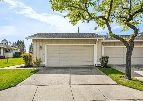 CHARMING HOME WITH GOLF VIEWS