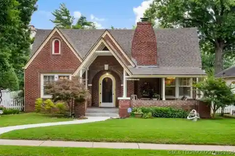 Midtown Charmer Steps Away from Utica Square