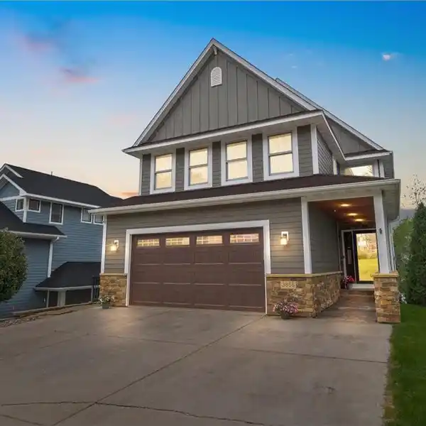 BEAUTIFULLY UPDATED HOME ON UPPER PRIOR LAKE