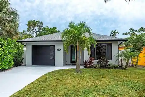 Dreamy Naples Getaway